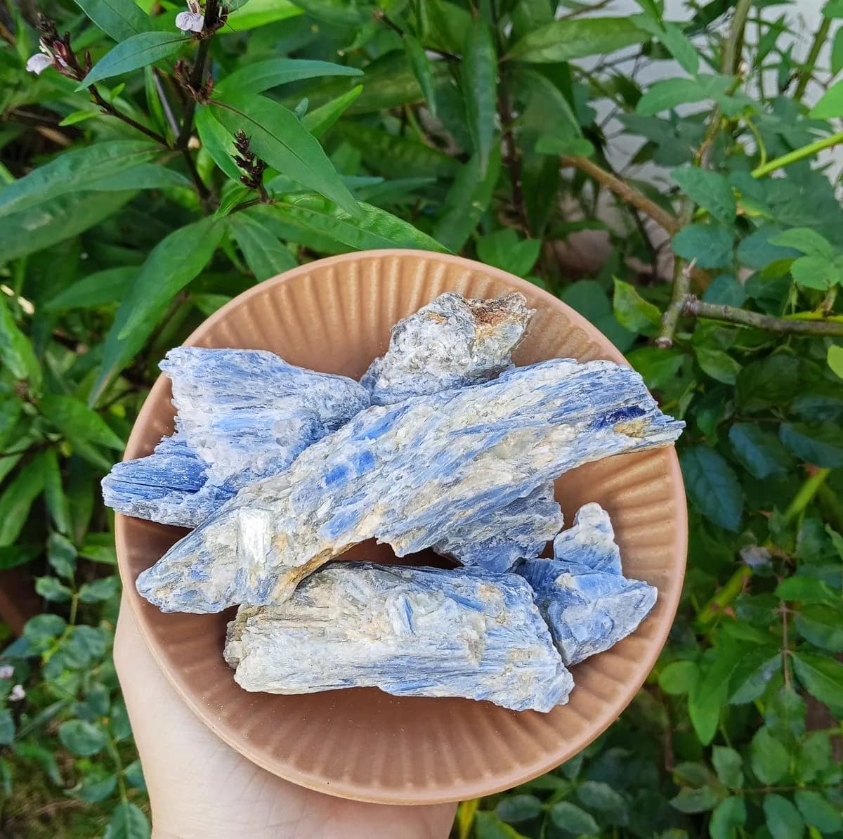 Pedra cianita azul grande