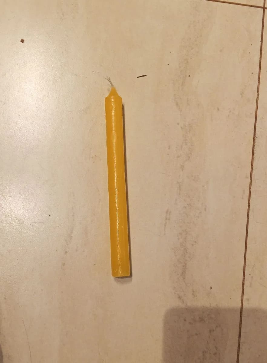 Vela palito amarela