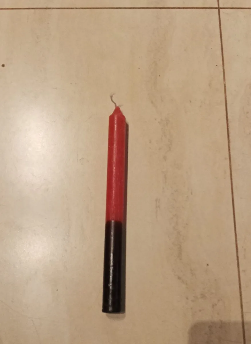 Vela palito vermelha c preto