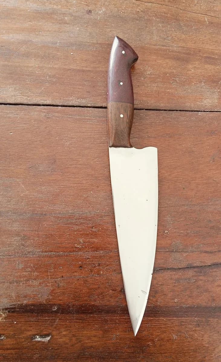 Faca de churrasco larga - aço inox 420, cabo roxinho com maracatiara